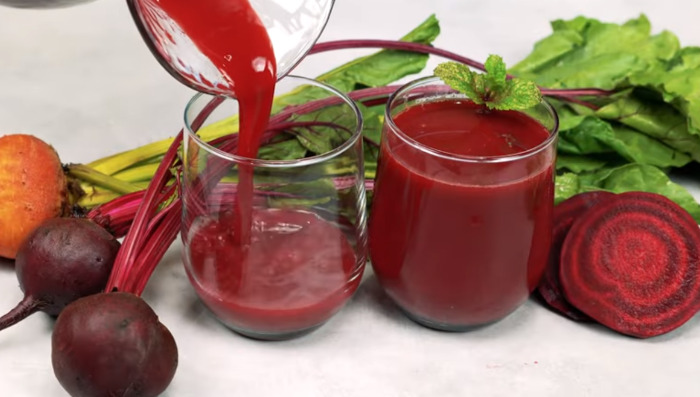 Beetroot juice in glass