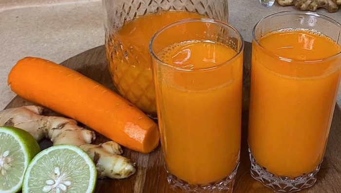 carrot ginger juice in glass