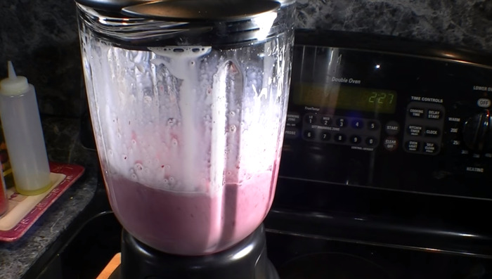 Making juice in blender