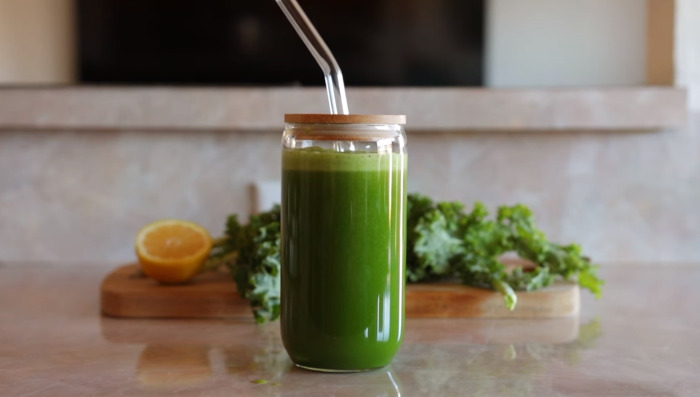 green juice in glass