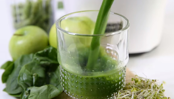 Green Dandelion Juice Recipe, Benefits, and Side Effects!