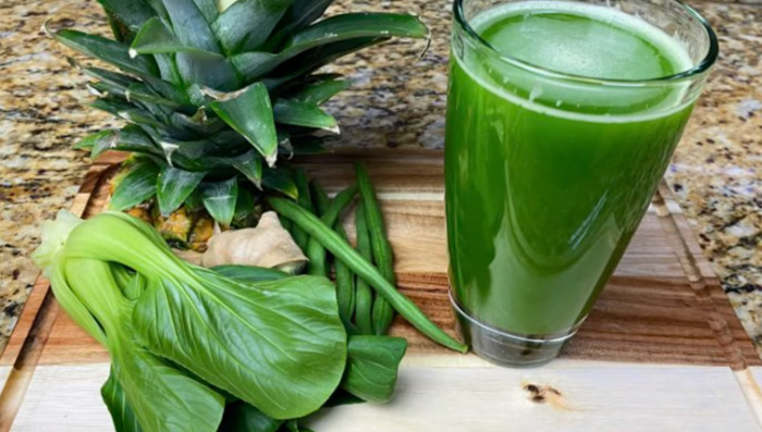 Sweet spinach green juice recipe and benefits!