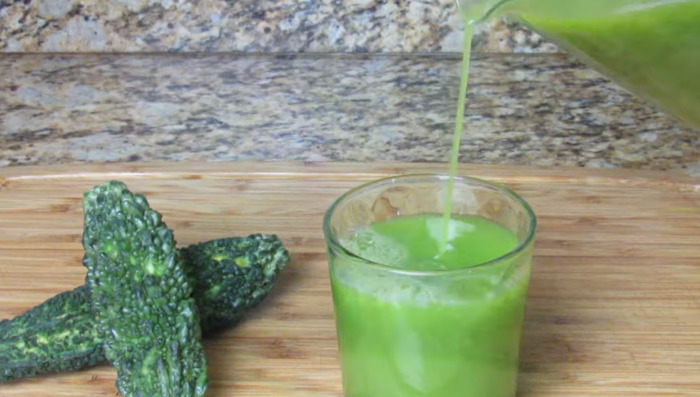kale juice in glass