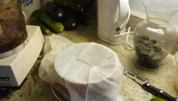 Setting cheesecloth for straining juice