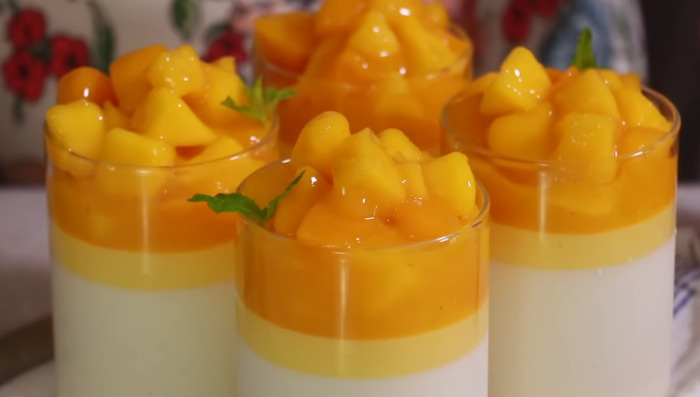 mango dessert in glass